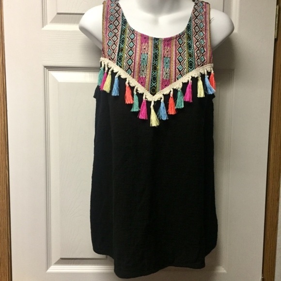 entro Tops - Entro Medium Black Sleeveless‎ Top Fringe